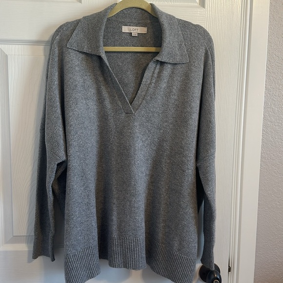 LOFT sweater - M, but fits very loosely - Picture 6 of 6